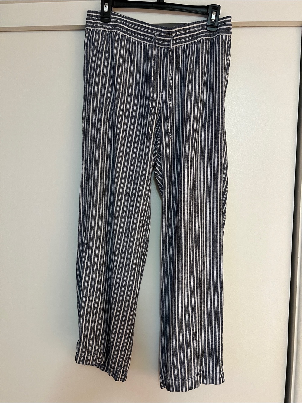 Women’s Navy and White Striped Old Navy Casual Pants